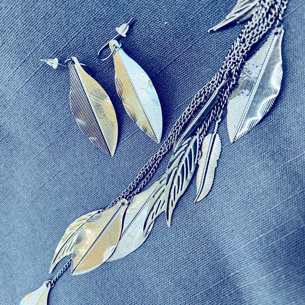 Drop Necklace & Earrings Set - Leaf Design - Gunmetal - Picture 5 of 14
